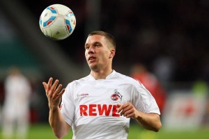 【ng体育】惊天绝杀！勇士末节逆转20分劣势，库里压哨三分锁定胜局