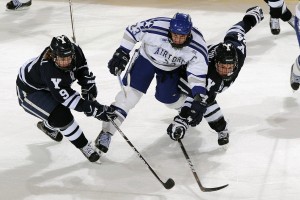 ng体育app-中超联赛激战正酣，争冠保级悬念迭起