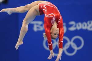 【ng体育】伯纳乌翻新资金压力凸显 皇马寻求外部投资 巴萨模式引发战略分歧