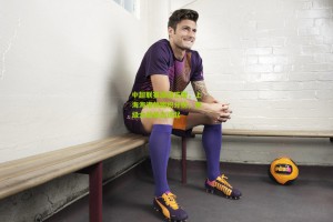 ng体育|中超联赛激战正酣，上海海港领跑积分榜，保级大战悬念迭起