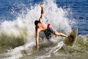 ng体育官网：CBA季后赛激战正酣 辽宁本钢力克广东东莞大益迎开门红