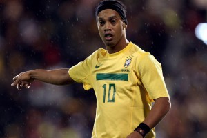 ng体育下载|蓝衣军团临战折将，坎比亚吉因伤退出意大利队集训，新人机遇与防线考验并存