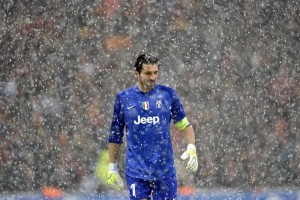 ng体育官网_萨利巴坐镇后防数据亮眼，多项关键指标稳居队内前列